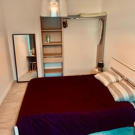 Superbe Appartement En Hyper Centre De Charleville Luaran gambar
