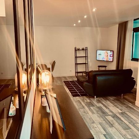 Superbe Appartement En Hyper Centre De Charleville Luaran gambar