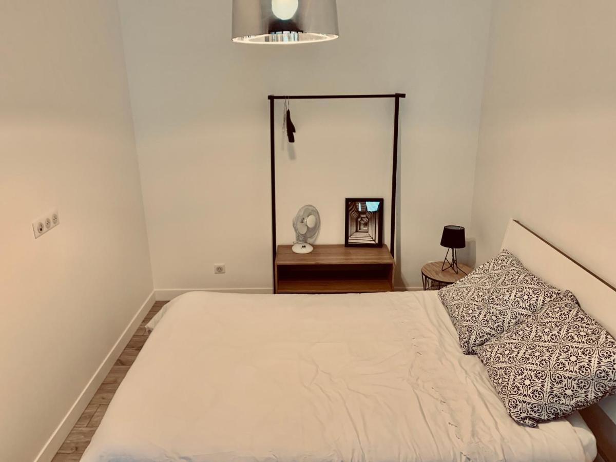 Superbe Appartement En Hyper Centre De Charleville Luaran gambar