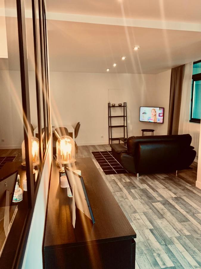 Superbe Appartement En Hyper Centre De Charleville Luaran gambar